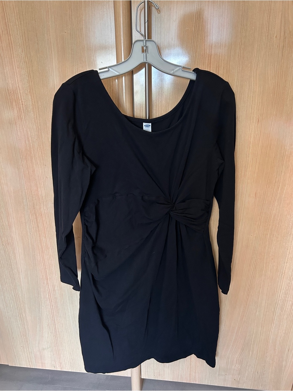 Old Navy maternity Black Long-Sleeve Twist-Detail Dress